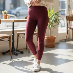 Lululemon Wunder train. 23 inches. Size 8. Deep luxe color